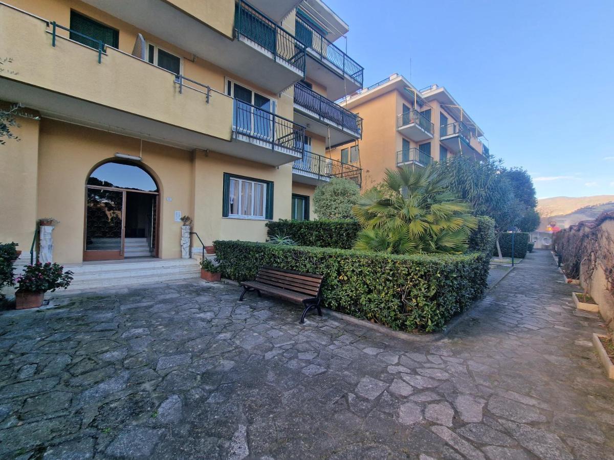 650 Metri Dal Mare - Wifi - Terrazzo - Piscina - A/C Leilighet Pietra Ligure Eksteriør bilde